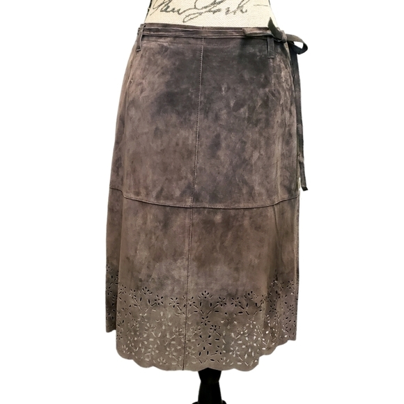Isaac Mizrahi Dresses & Skirts - Suede Mizrahi Skirt Brown Size 10 Bow Detail Isaac Mizrahi